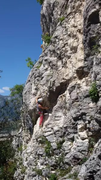 Falesia Belvedere - Settore B lato sx - tiri più facili 5c/6a/6b - Andrea Facchetti
