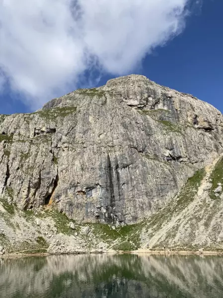 La falesia di Boè vista dal laghetto - FeDe