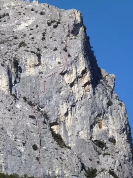Linea della via (segnata con un filo rosso) - Migliorati Franck