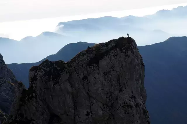 Vista cima torrione Mulaz, parete nord. - Fondazione degli Amici di L. Ron Hubbard